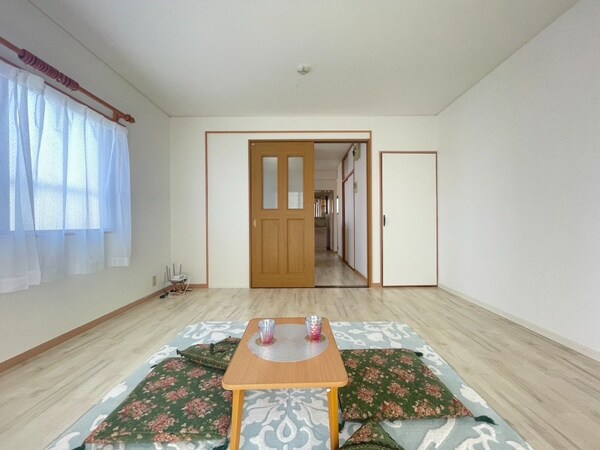 居室・リビング(掲載されている家具は設備には含まれません)