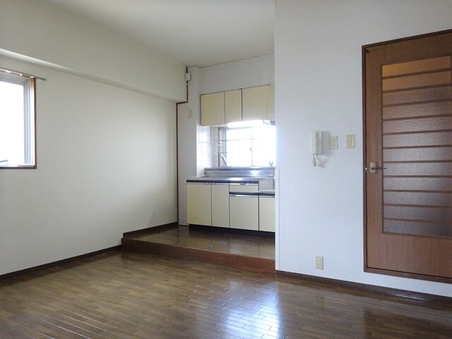 物件内観写真4　(居室)