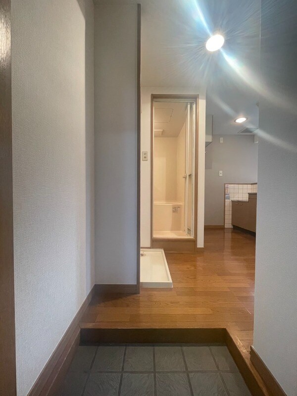 物件内観写真11　(玄関)