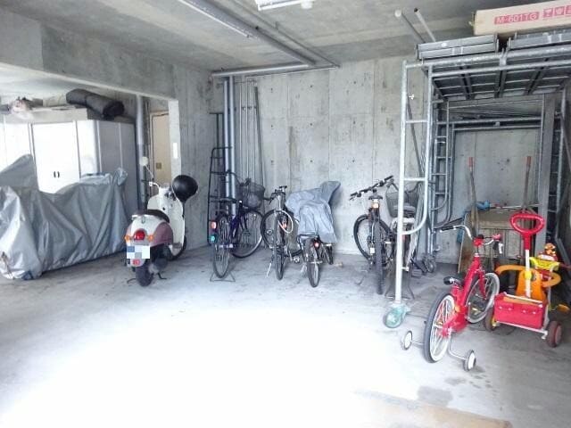 物件外観写真3　(駐輪場)