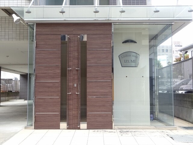 物件外観写真4　(エントランス部分)