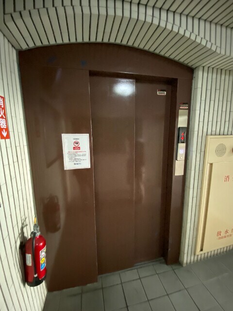 物件外観写真4　(エレベーター)