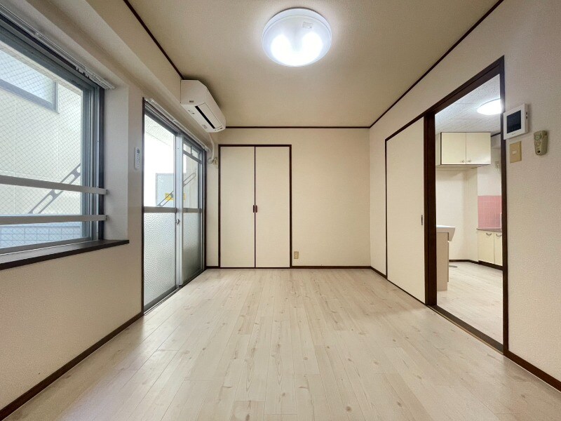 物件内観写真5　(居室)