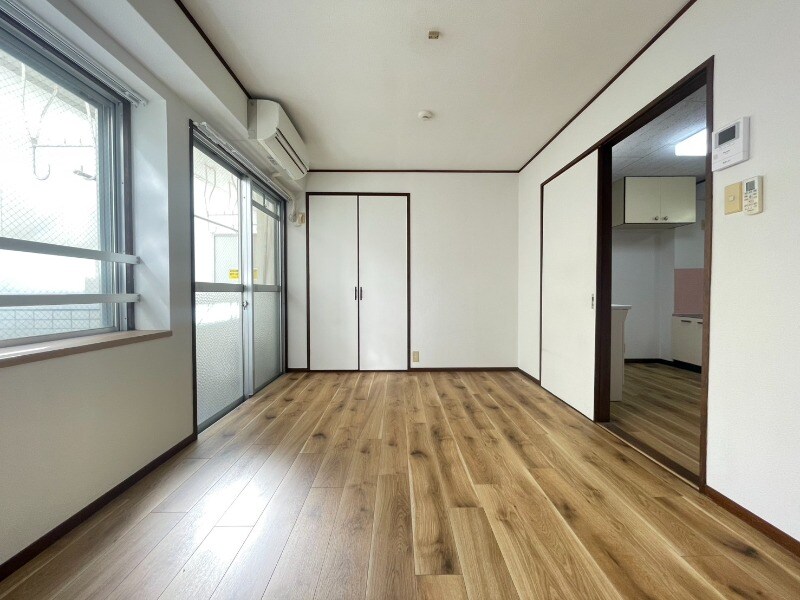 物件内観写真4　(居室)