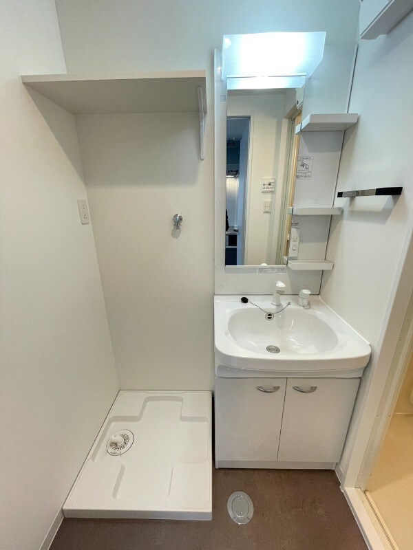 物件内観写真24　(室内物干し機)