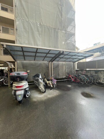 物件外観写真4　(駐輪場)
