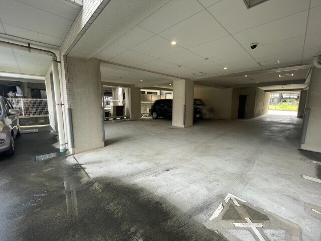 物件外観写真5　(駐車場)