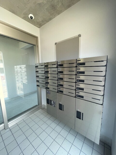 物件外観写真3　(集合郵便受け)