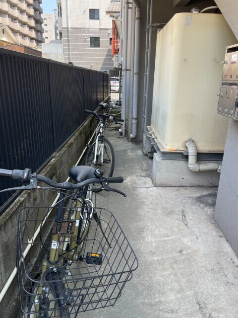 物件外観写真2　(駐輪場)