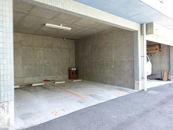 駐車場(駐車場)