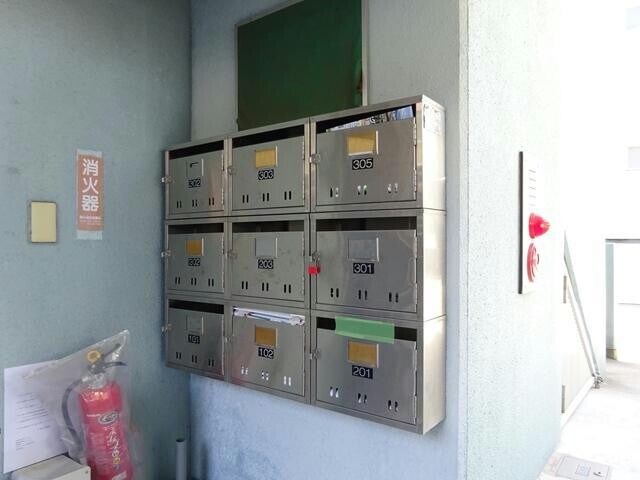 物件外観写真5　(集合郵便受け)