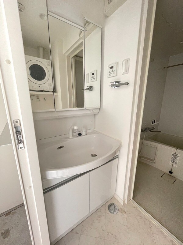 物件内観写真10　(洗面所)