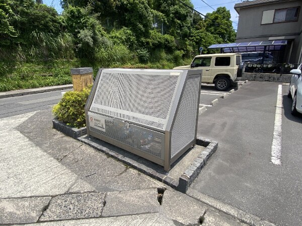 敷地内ゴミ捨て場