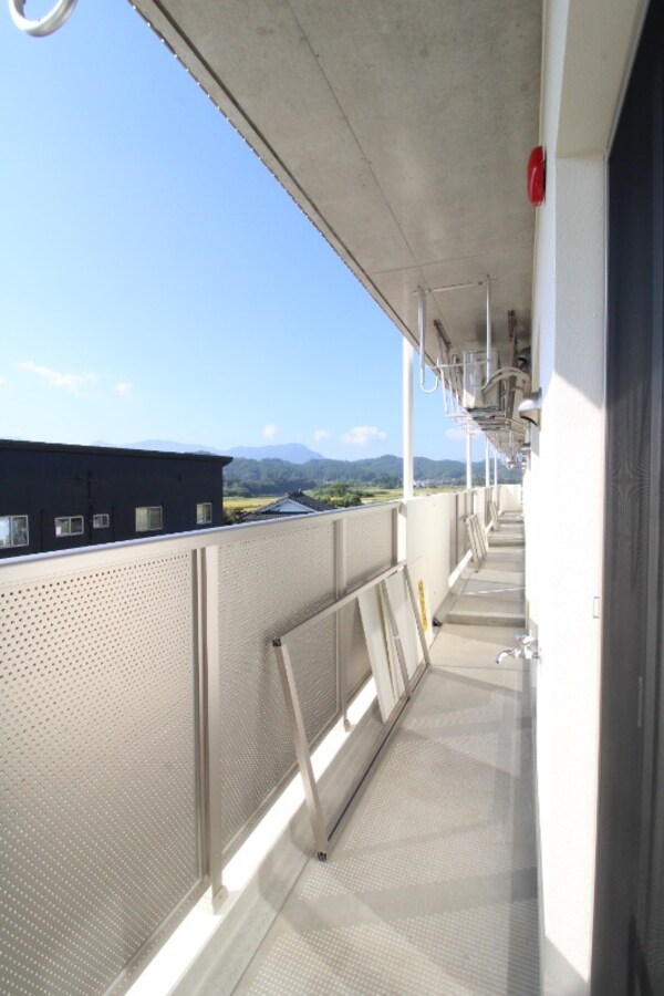 バルコニー(※建築中の写真です)