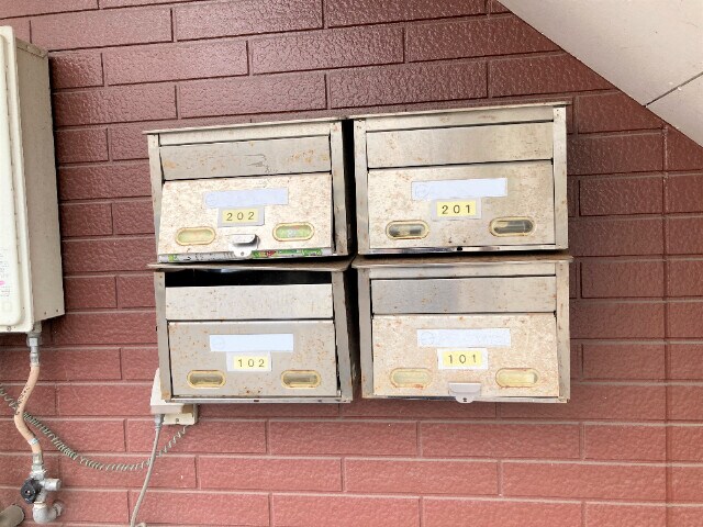 物件外観写真2　(集合郵便受け)