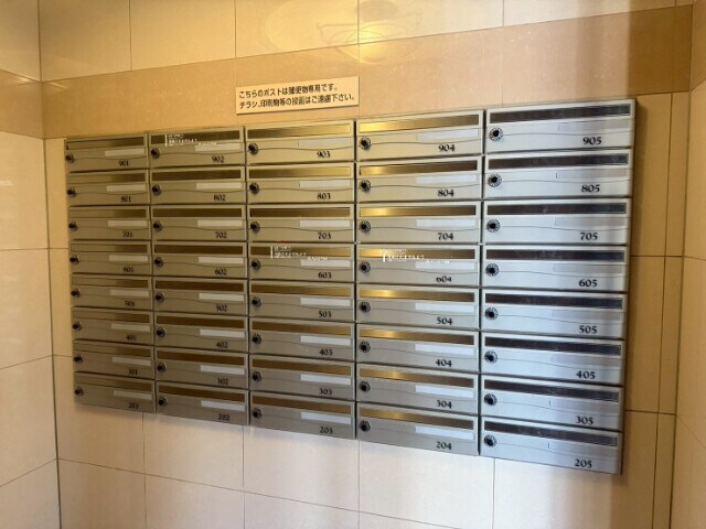 物件外観写真5　(集合ポスト)