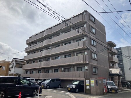 ロイヤルメゾン下荒田外観写真