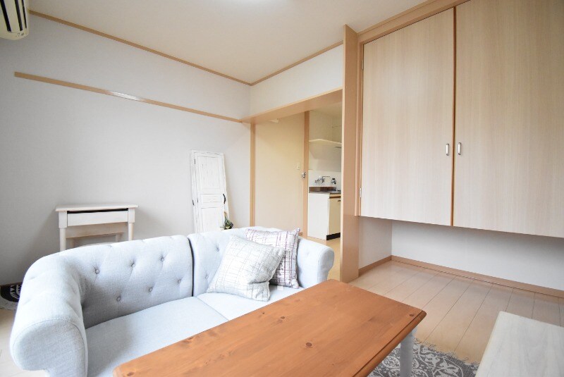 物件内観写真3　(家具は物件に付帯するものではありません。)