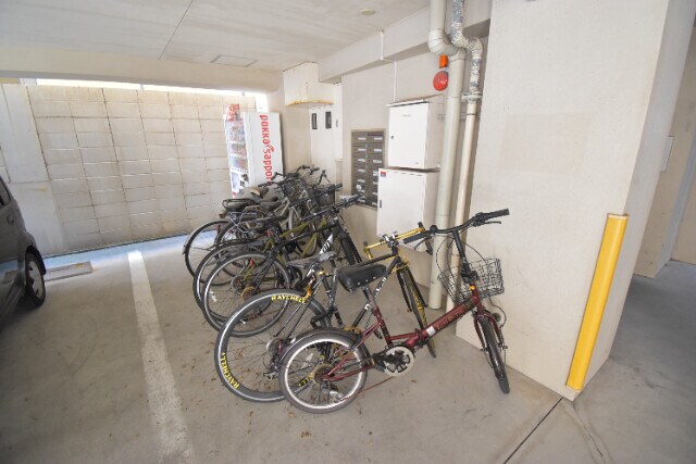 物件外観写真5　(駐輪場)