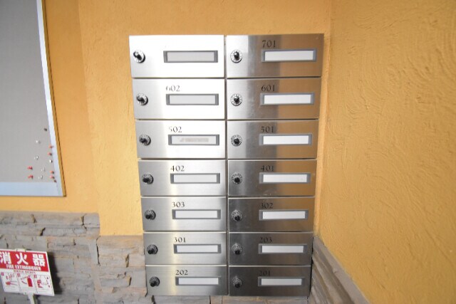物件外観写真6　(集合ポスト)