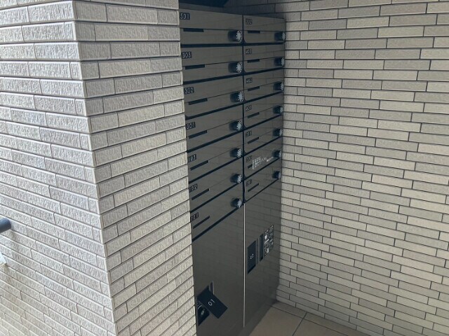物件外観写真4　(集合ポスト)