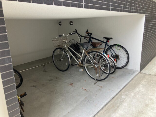 物件外観写真5　(駐輪場)