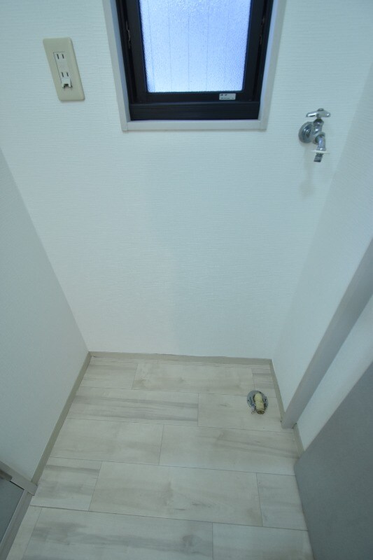 物件内観写真18　(洗濯機置き場)