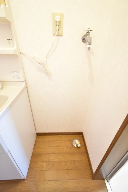 物件内観写真11　(洗濯機置き場)