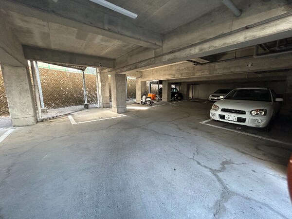 駐車場(駐車場)