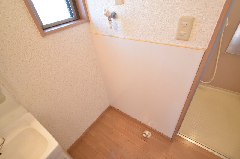 物件内観写真16　(洗濯機置き場)