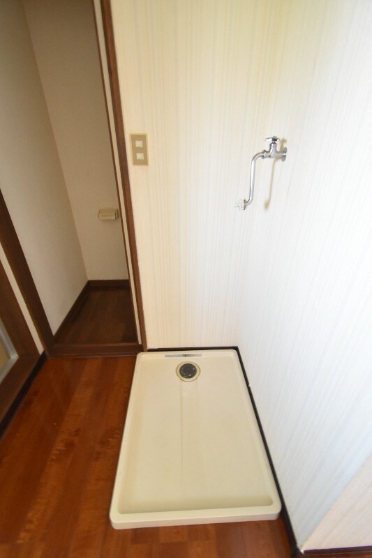 物件内観写真15　(洗濯機置き場)