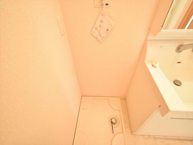 物件内観写真15　(洗濯機置き場)