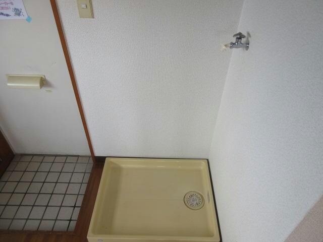 物件内観写真12　(洗濯機置き場)