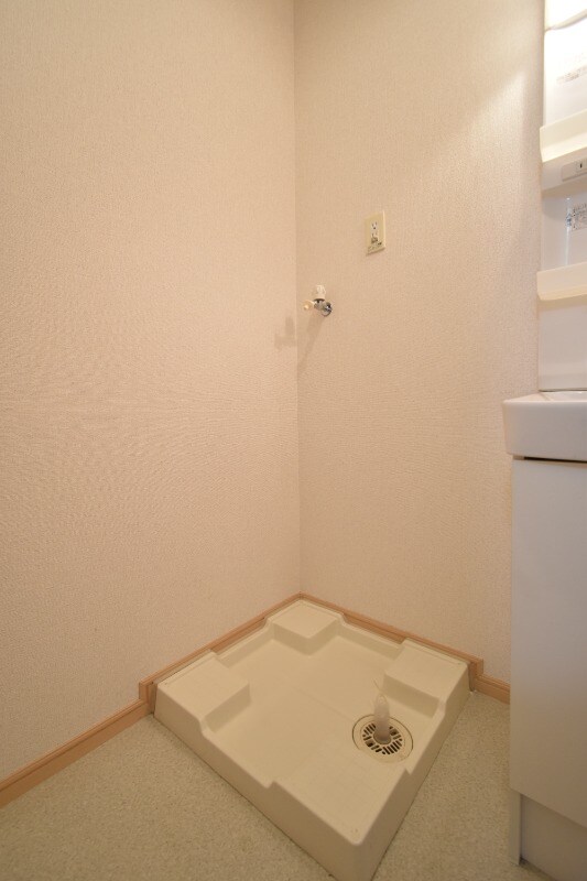 物件内観写真14　(洗濯機置き場)