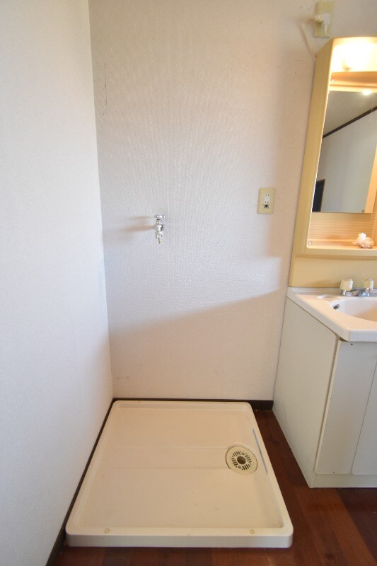 物件内観写真11　(洗濯機置き場)