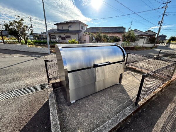 敷地内ゴミ置き場