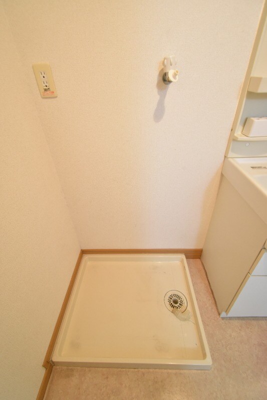 物件内観写真16　(洗濯機置き場)