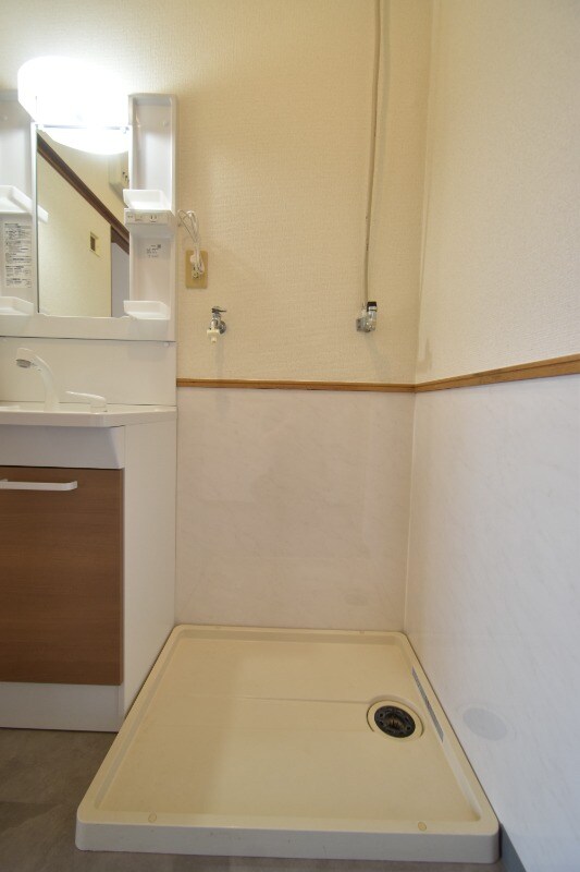 物件内観写真14　(洗濯機置き場)