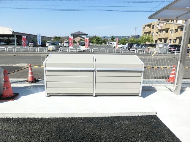物件外観写真5　(ゴミステーション)