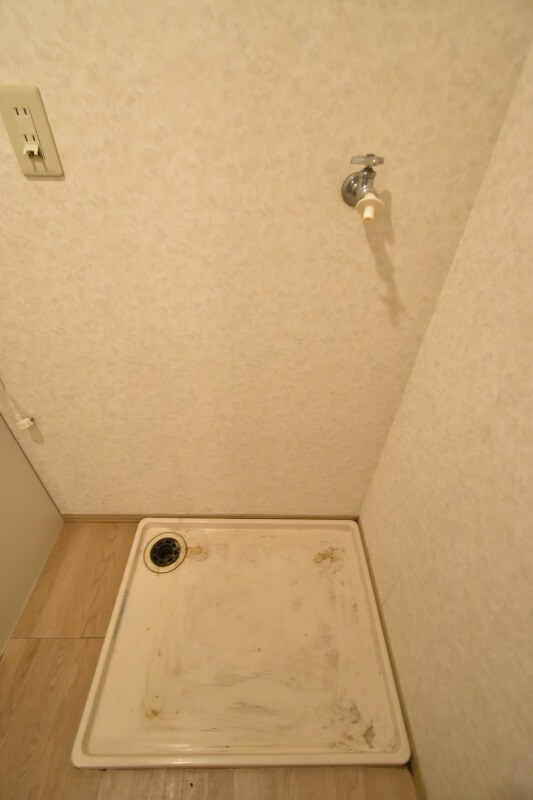 物件内観写真13　(洗濯機置き場)