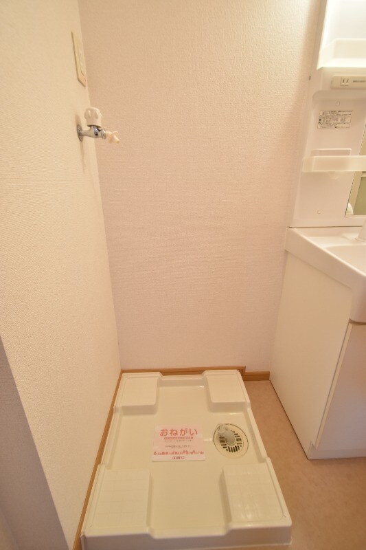 物件内観写真17　(洗濯機置き場)