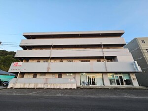 国分中央ビル外観写真