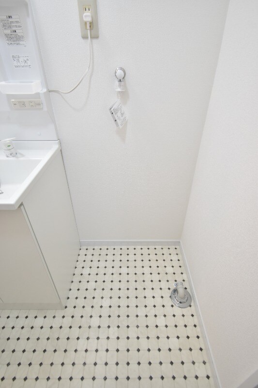 物件内観写真13　(洗濯機置き場)