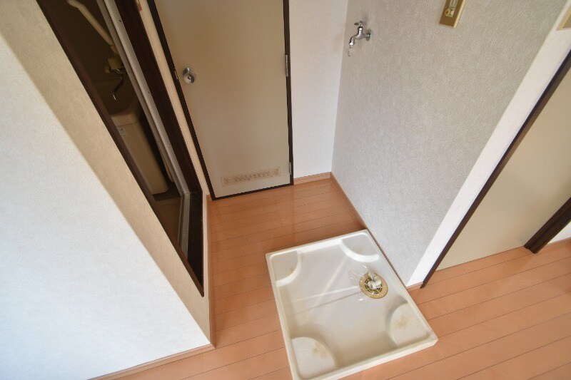 物件内観写真11　(洗濯機置き場)