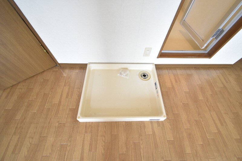 物件内観写真10　(洗濯機置き場)