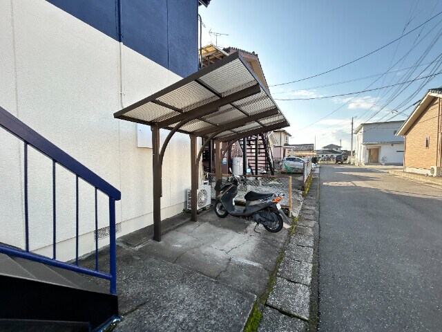 物件外観写真4　(駐輪場)