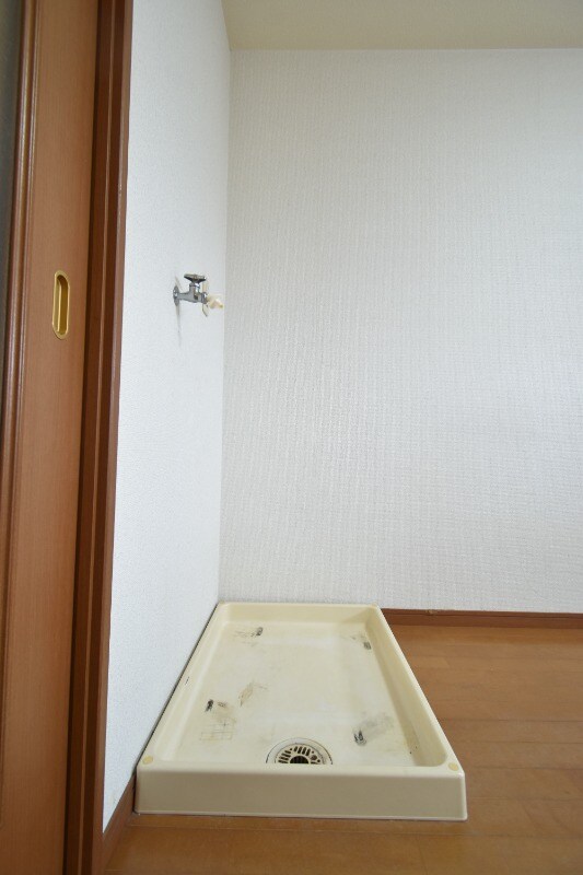 物件内観写真15　(洗濯機置き場)