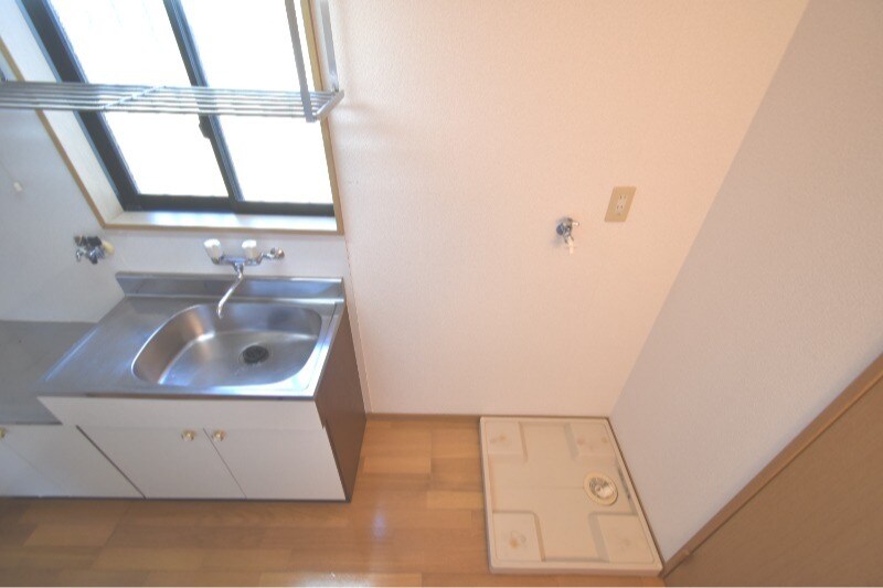 物件内観写真12　(洗濯機置き場)