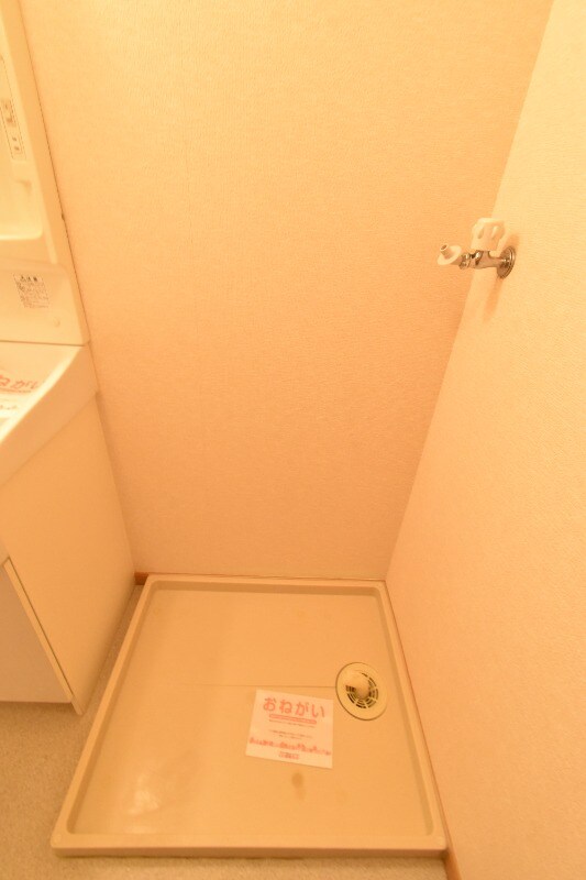 物件内観写真16　(洗濯機置き場)