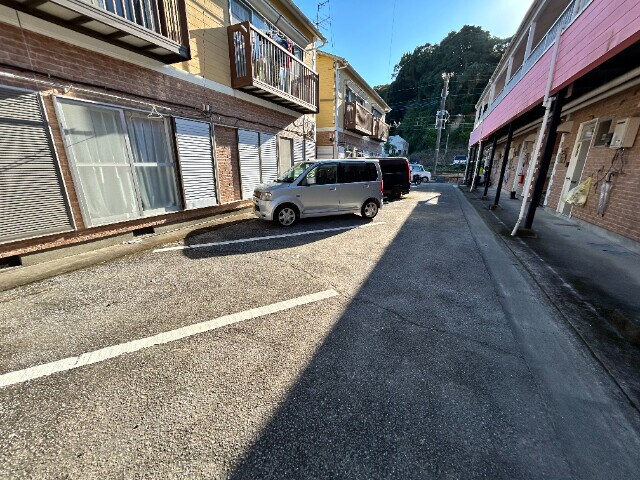 物件外観写真2　(駐車場)